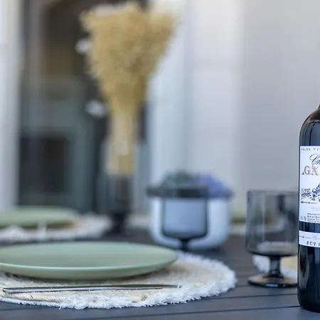 Nid Ensoleille - A Proximite De La * Αρασόν